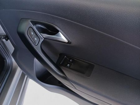 2024-Volkswagen-Polo-Vivo-14-Trendline-5-dr_11