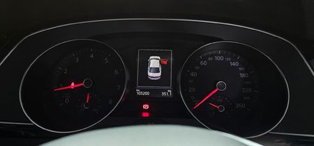 2017-Volkswagen-Passat-20-TSI-Executive-Auto_11