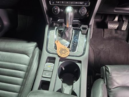 2017-Volkswagen-Passat-20-TSI-Executive-Auto_14