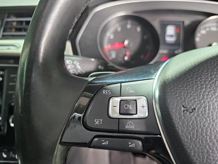 2017-Volkswagen-Passat-20-TSI-Executive-Auto_15