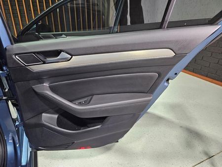 2017-Volkswagen-Passat-20-TSI-Executive-Auto_19