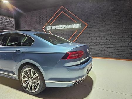 2017-Volkswagen-Passat-20-TSI-Executive-Auto_28