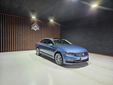 2017-Volkswagen-Passat-20-TSI-Executive-Auto_2