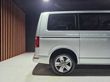 2020-Volkswagen-Kombi-T6-20-BiTDI-Trendline-Plus-Auto-132kW_25