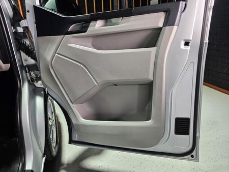 2020-Volkswagen-Kombi-T6-20-BiTDI-Trendline-Plus-Auto-132kW_6