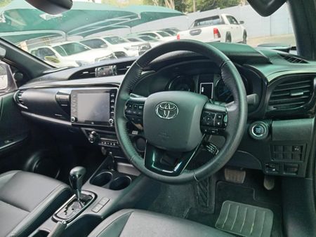 2023-Toyota-Hilux-28-GD-6-Raised-Body-Legend-RS-Auto-Double-Cab_3