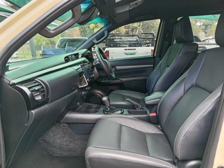 2023-Toyota-Hilux-28-GD-6-Raised-Body-Legend-RS-Auto-Double-Cab_5