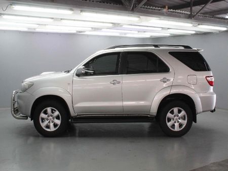 2011-Toyota-Fortuner-30-D-4D-4x4-Auto_5