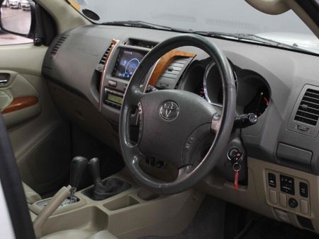2011-Toyota-Fortuner-30-D-4D-4x4-Auto_8