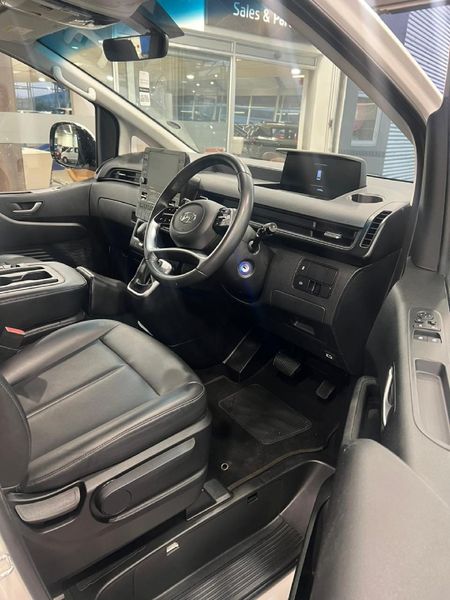 2025-Hyundai-Staria-22d-Executive-Auto_16