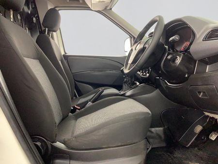 2018-Fiat-Doblo-Cargo-16-MultiJet-Panel-Van_18