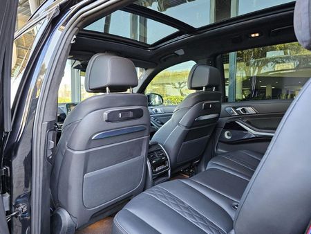 2023-BMW-X7-xDrive-40d-M-Sport-Pro_10