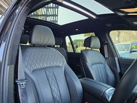 2023-BMW-X7-xDrive-40d-M-Sport-Pro_7