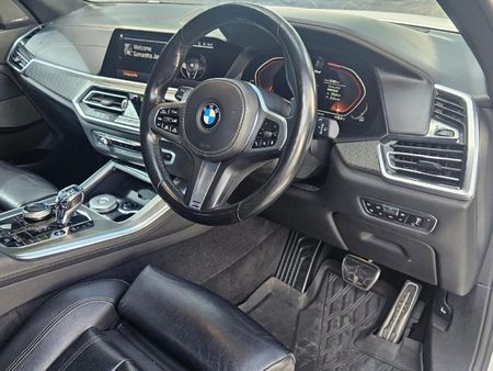 2019-BMW-X5-M50d_7