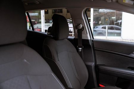 2023-Kia-Sportage-16-T-GDI-LX-Auto_6
