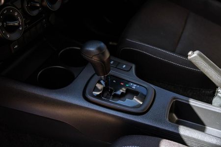 2025-Toyota-Hilux-24-GD-6-Raider-4x4-Auto-Double-Cab_13