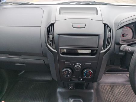 2025-Isuzu-D-Max-250C-Single-Cab_8