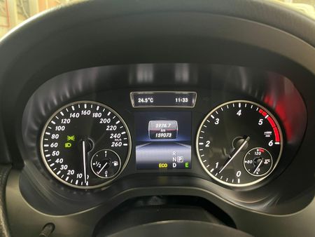 2014-Mercedes-Benz-A-Class-A-220-CDI-BE-Auto_10