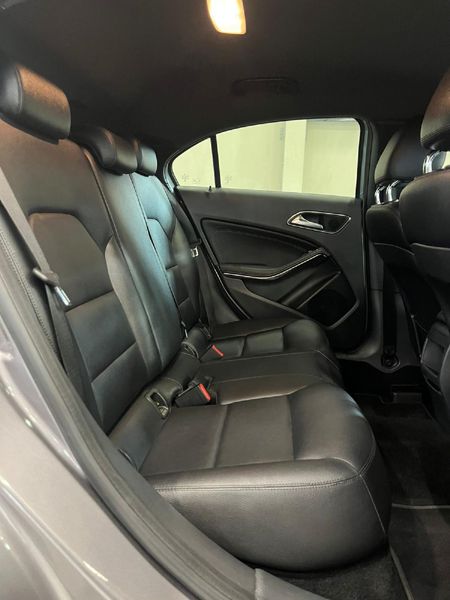 2014-Mercedes-Benz-A-Class-A-220-CDI-BE-Auto_11