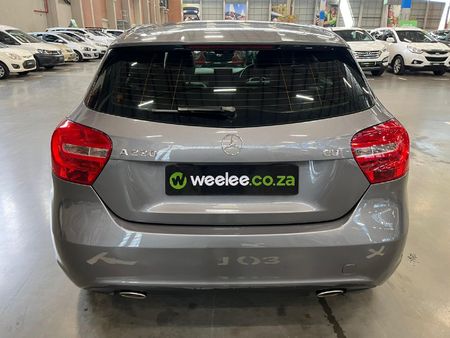 2014-Mercedes-Benz-A-Class-A-220-CDI-BE-Auto_3