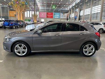 2014-Mercedes-Benz-A-Class-A-220-CDI-BE-Auto_5