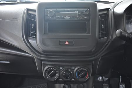 2023-Toyota-Vitz-10_12