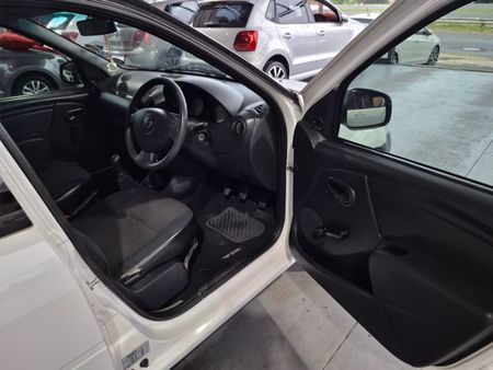 2022-Nissan-NP200-16-AC-Safety-Pack_11