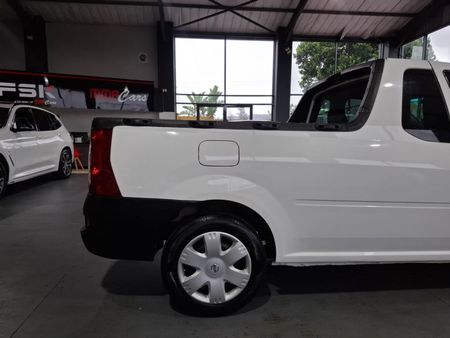 2022-Nissan-NP200-16-AC-Safety-Pack_19