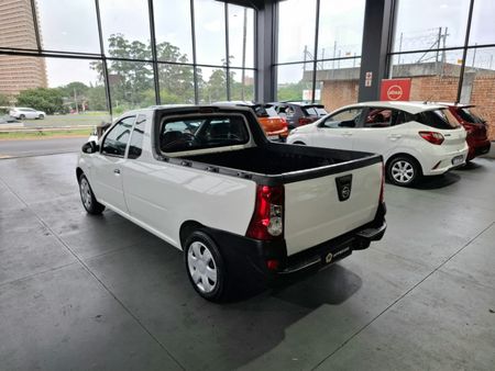 2022-Nissan-NP200-16-AC-Safety-Pack_4