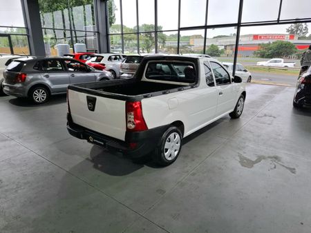 2022-Nissan-NP200-16-AC-Safety-Pack_6