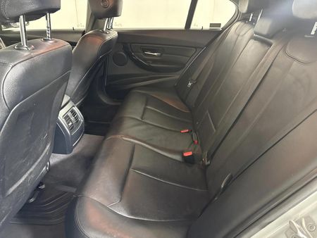 2019-BMW-3-Series-320i-Auto_3