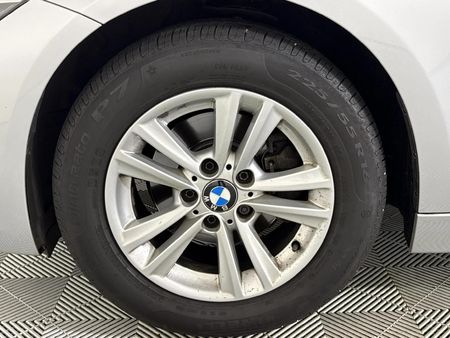 2019-BMW-3-Series-320i-Auto_5