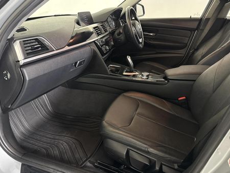 2019-BMW-3-Series-320i-Auto_8