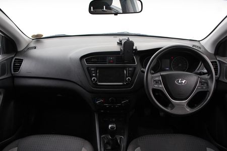 2019-Hyundai-i20-12-Motion_1