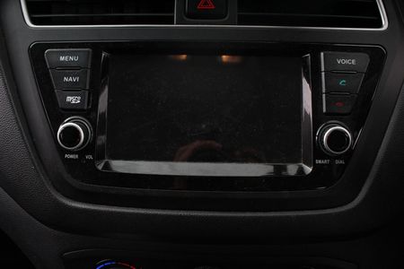 2019-Hyundai-i20-12-Motion_3