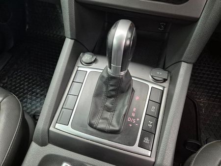 2016-Volkswagen-Amarok-20-BiTDI-Highline-132kW-Auto-Double-Cab_11