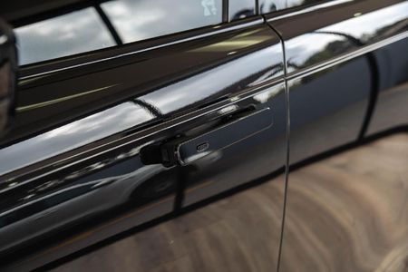 2019-Land-Rover-Range-Rover-Velar-20-D-SE-D240_9