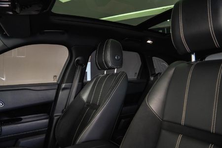 2019-Land-Rover-Range-Rover-Velar-20-D-SE-D240_12
