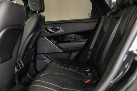 2019-Land-Rover-Range-Rover-Velar-20-D-SE-D240_16