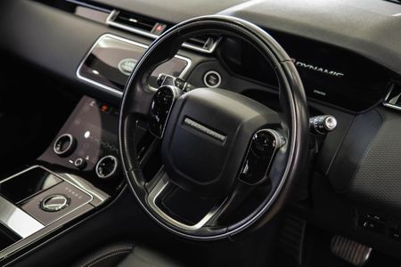 2019-Land-Rover-Range-Rover-Velar-20-D-SE-D240_21
