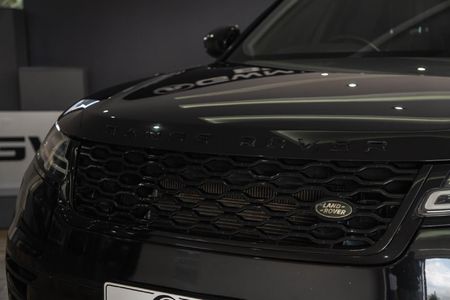 2019-Land-Rover-Range-Rover-Velar-20-D-SE-D240_4
