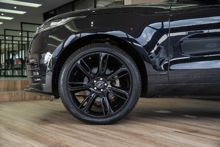 2019-Land-Rover-Range-Rover-Velar-20-D-SE-D240_8