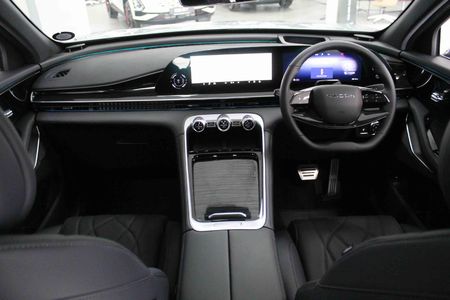 2026-Omoda-C9-15T-AWD-Phev_10