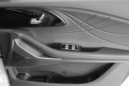 2026-Omoda-C9-15T-AWD-Phev_13