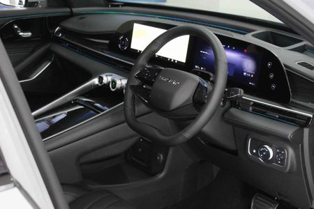 2026-Omoda-C9-15T-AWD-Phev_14