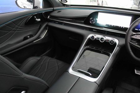 2026-Omoda-C9-15T-AWD-Phev_19
