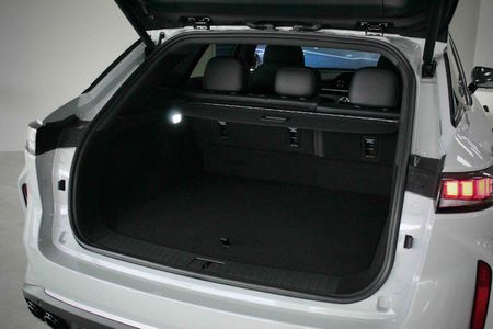 2026-Omoda-C9-15T-AWD-Phev_22