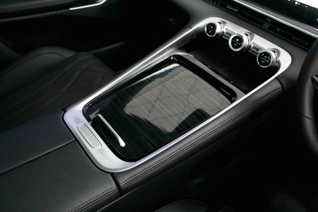 2026-Omoda-C9-15T-AWD-Phev_6