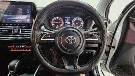2024-Toyota-Starlet-Cross-15XR-Auto_11