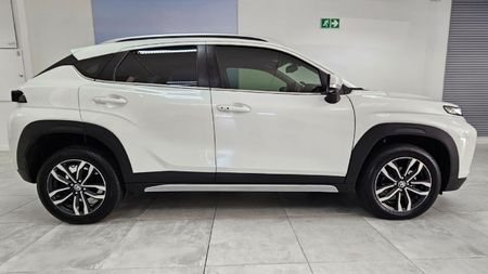 2024-Toyota-Starlet-Cross-15XR-Auto_2